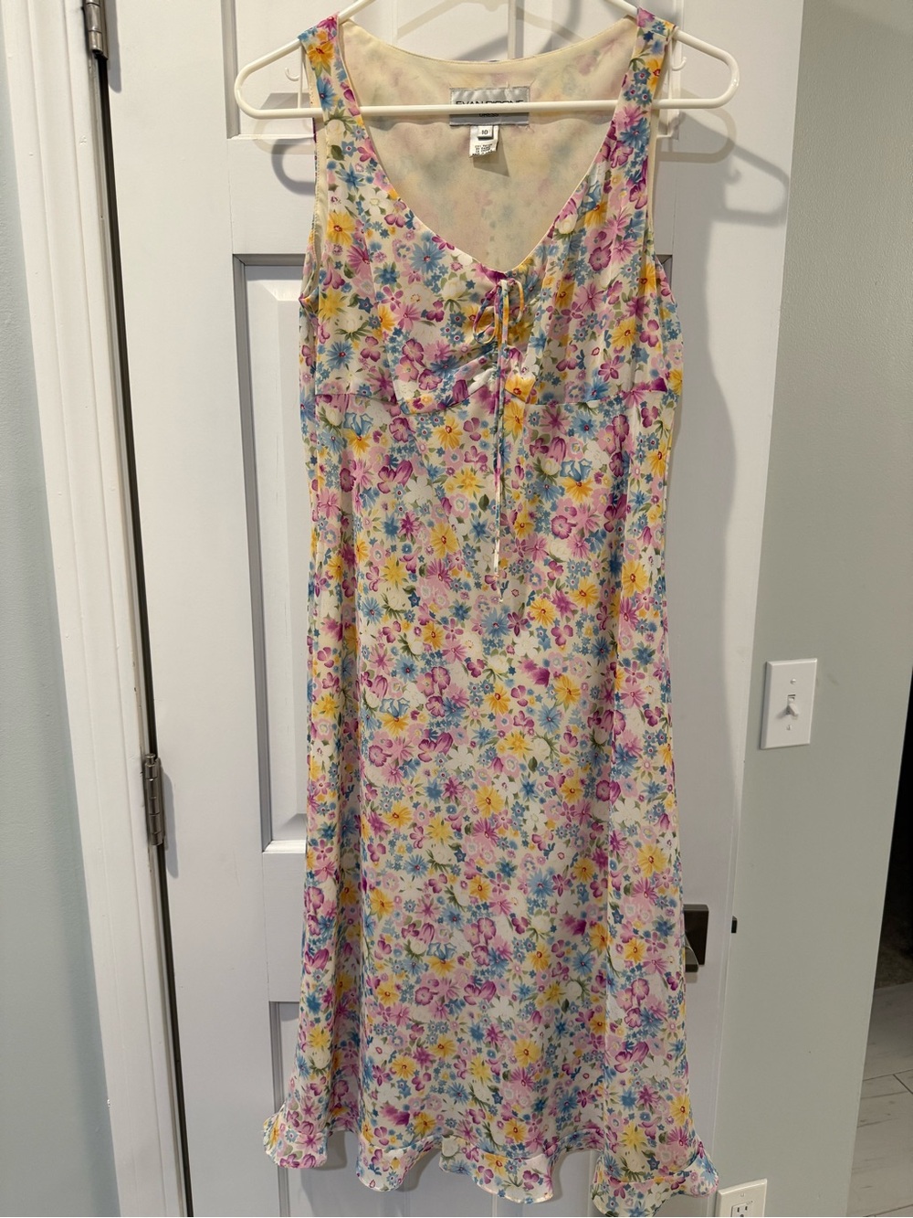 Women’s Evan Picone Floral Tie-Front Sundress in Pastel Yellow and Pink, size 10